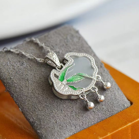 0025 Kalung Kunci Ruyi Enamel Giok Hotan Giok Alami dalam 925 Perak Ukuran 13 * 18mm Termasuk Pajak Pengiriman