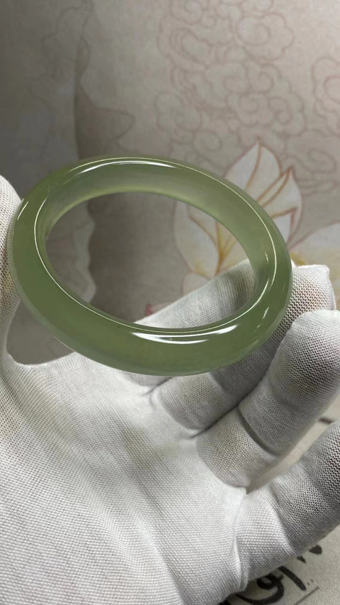 Gelang Giok Cui Giok Alami Es Tembus Air Berair Ukuran 58-60mm Ukuran 59.3mm Lebar Sisi 12.7mm Giok terjadi secara alami Pola acak Pajak Pengiriman Termasuk