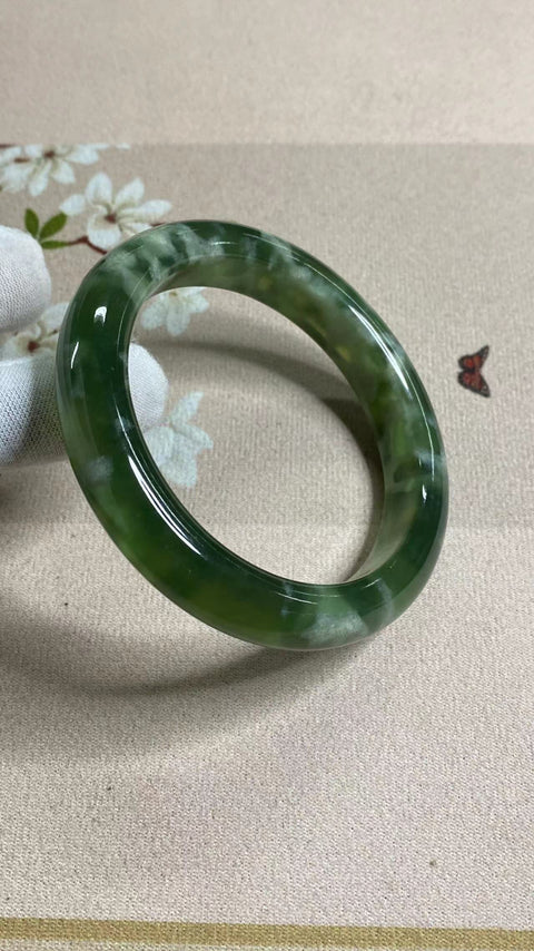 Gelang Bahan Giok Halus 180 & nbsp; Ukuran 63.5mm Lebar 12.7mm Giok terjadi secara alami Pola acak termasuk pajak pengiriman