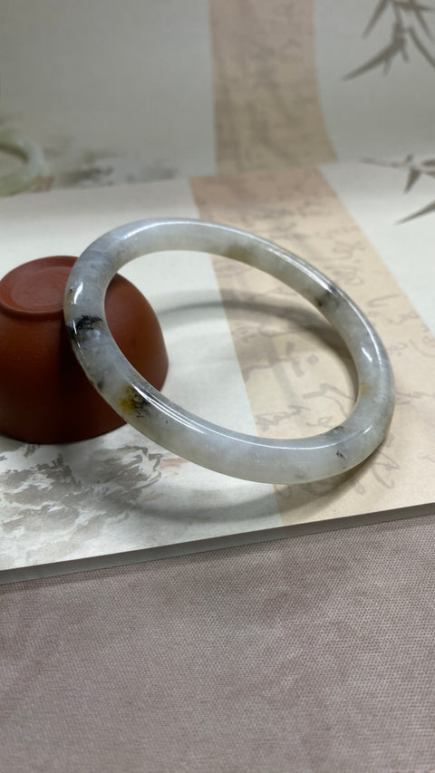 Gelang kecantikan warna-warni giok Xiuyan yang indah, diameter dalam: 62,6mm batu alam dihasilkan secara alami, polanya acak, termasuk pajak pengiriman