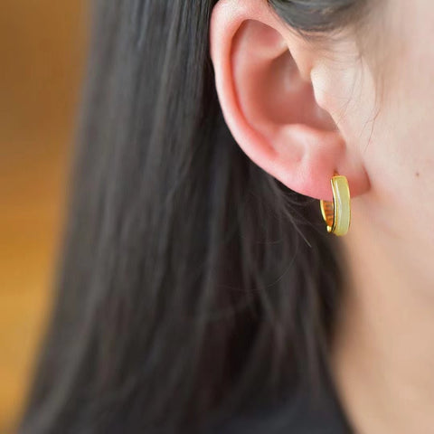 Gaya Anting Kurva Setengah Bulan Bahan Giok Hetian Jade Qinghai Alami Sederhana dan elegan Pajak pengiriman sudah termasuk Ukuran 3 * 16mm Sudah termasuk pajak pengiriman