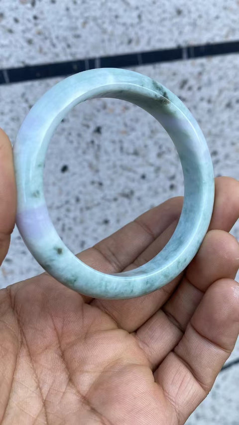 Gelang Jadeite Alami Ukuran 58-60mm Ukuran 59.3m Lebar Sisi 12.4mm Batu giok adalah batu giok yang terbentuk secara alami, sudah termasuk Pajak Pengiriman Acak Tingkat Pola.