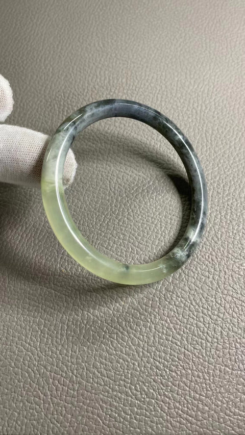 Harga Gelang Tinta Giok Giok Cui Alami Ukuran 57-59mm 58.5mm Giok secara alamiah Pola acak Pengiriman dan pajak sudah termasuk.