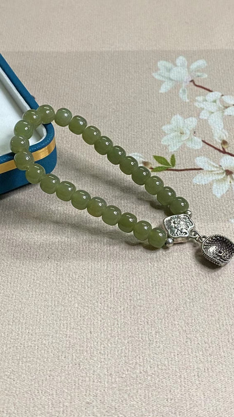 Gelang Giok Hetian Giok halus dan hangat dengan aksesoris yang bagus Ukuran 6 * 7mm Termasuk pajak pengiriman