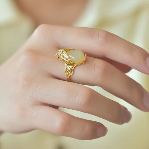 15789-2 Cincin Jangkrik Giok Giok Hetian Alami Ukuran 10 * 14mm 925 Perak Tatahan Giok halus dan hangat Sudah termasuk ongkos kirim dan pajak.