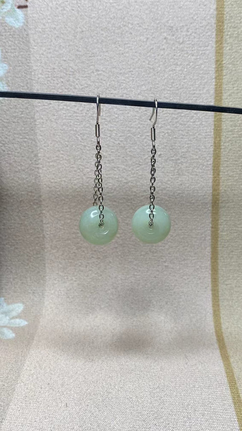 Anting Giok Halus dari Perak 925 Ukuran 13,8 * 7,3 mm Giok Halus Segar & Elegan Sudah termasuk pajak pengiriman.