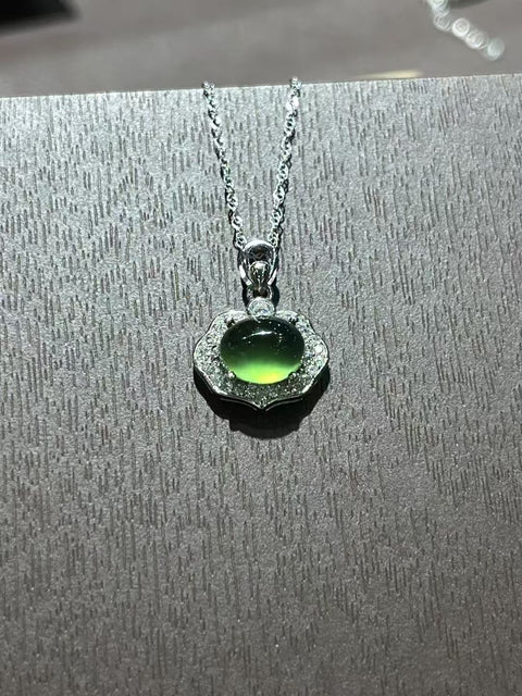 Kalung Kunci Ruyi Giok Cui Giok Alami 925 pengaturan perak Ukuran 10 * 8mm Gaya: Giok yang halus dan hangat Termasuk ongkos kirim dan pajak.