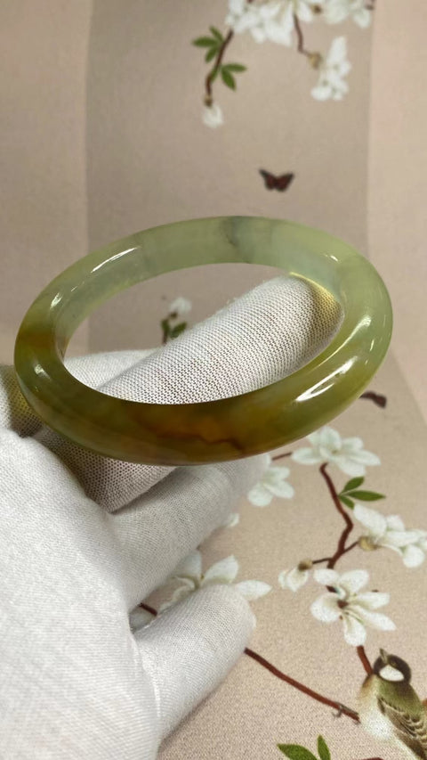 Gelang Gelang Batu Giok Cui Bunga Giok Multi Warna Ukuran 55-57mm Ukuran 56.8mm Lebar 11mm Batu giok terbentuk secara alami Pola acak Pengiriman dan pajak sudah termasuk.