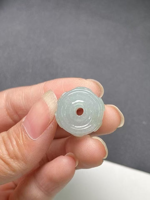 Jadeite alami liontin manik-manik transit ukuran 14,5 * 18mm Giok berair dan tembus cahaya & & nbsp; & nbsp; Kualitas luar biasa Pajak pengiriman sudah termasuk!