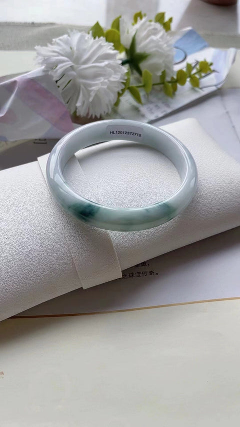Gelang barang dari batu giok alami Batu giok bersih dan halus serta hangat Pola batu giok yang indah Ukuran 58mm Batu giok yang terbentuk secara alami polanya acak; Termasuk Pajak Pengiriman