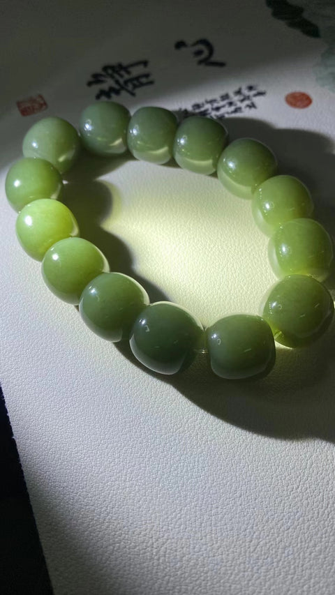 Tali jenis manik-manik tua giok Hetian alami untuk keberuntungan Ukuran 16 * 15mm Giok bersih, halus dan hangat Termasuk pajak pengiriman.