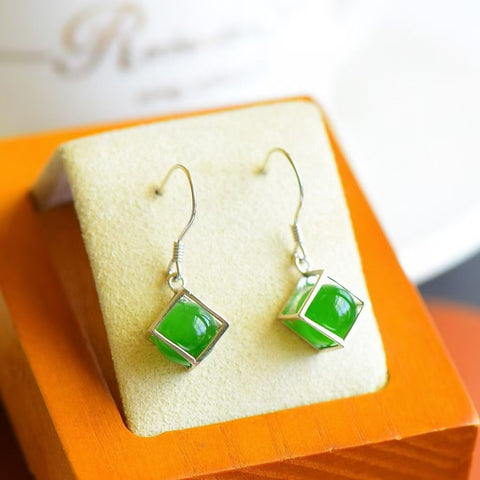 12160 Anting Jasper Alami Ukuran 8 * 8mm Set dalam 925 Giok Perak bersih, halus dan hangat Termasuk pajak pengiriman.