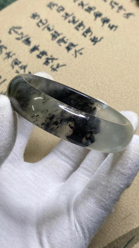 Gelang Tinta Percikan Es Bawah Giok Cui Giok Alami & nbsp; & nbsp; Ukuran 59-61mm Ukuran 60.1mm Lebar Sisi 15.7mm & nbsp; Giok terjadi secara alami Pola acak Termasuk Pajak Pengiriman