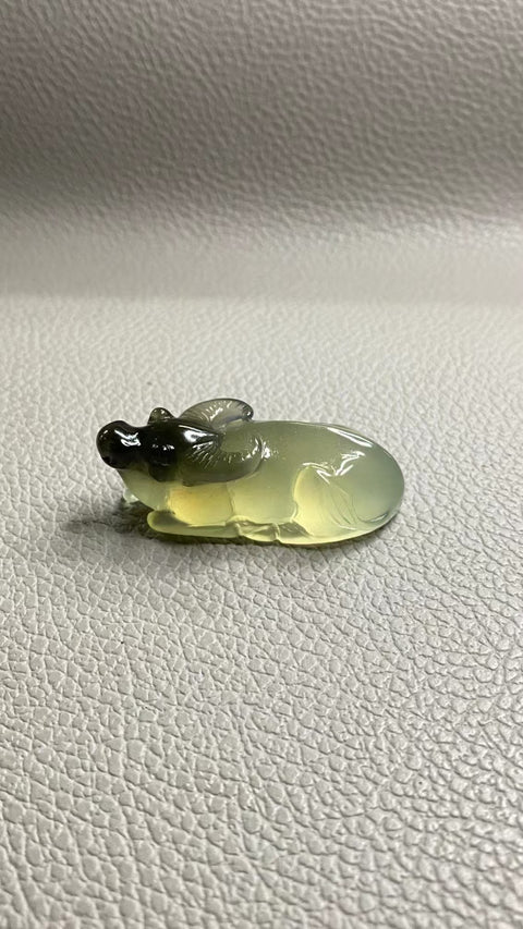 Liontin sapi gradien giok Cui halus Ukuran 48 * 20mm Giok halus dan hangat, gaya yang indah Hanya satu potong termasuk pengiriman dan pajak.