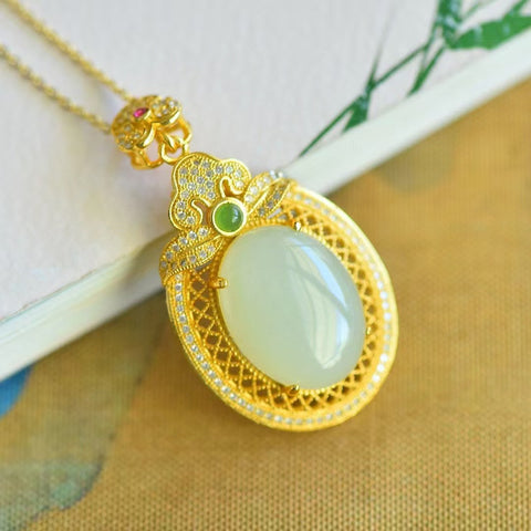3127-2 Kalung Giok Hetian Alami yang terbuat dari perak 925; Kualitas giok yang halus dan hangat, gaya yang indah, sudah termasuk pajak pengiriman.