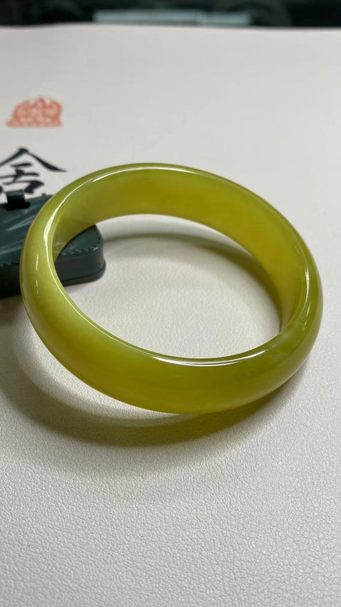 Gelang Bunga Emas Giok Cui Giok Alami Ukuran 58-60mm Ukuran 59.8mm Lebar Sisi 16.9mm Giok semuanya terjadi secara alami Pola acak termasuk pajak pengiriman