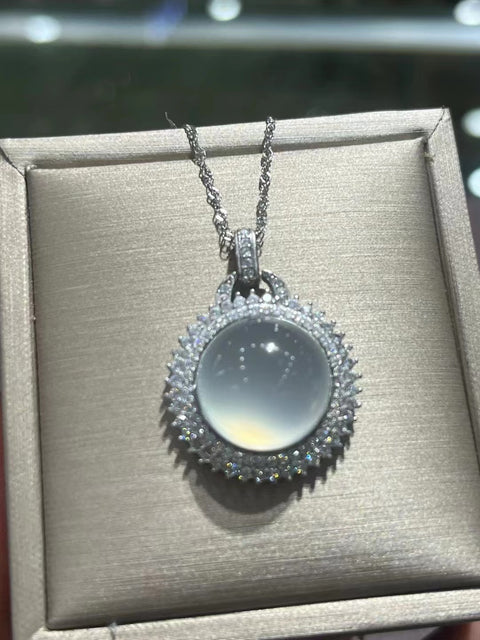 Kalung Telur Giok Alami dari Perak 925 Ukuran 14mm Giok bersih, halus dan hangat Sudah termasuk ongkos kirim dan pajak.