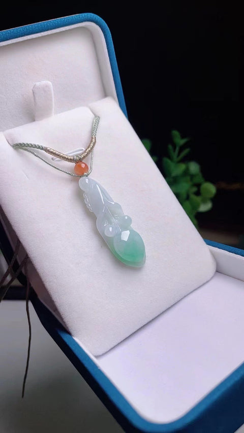 Liontin Batu Giok Alam Batu Giok Pit Tua bersih, halus dan hangat Ukuran 4.2 * 1.3 Termasuk ongkos kirim dan pajak