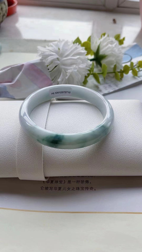Gelang barang dari batu giok alami Batu giok bersih dan halus serta hangat Pola batu giok yang indah Ukuran 58mm Batu giok yang terbentuk secara alami polanya acak; Termasuk Pajak Pengiriman