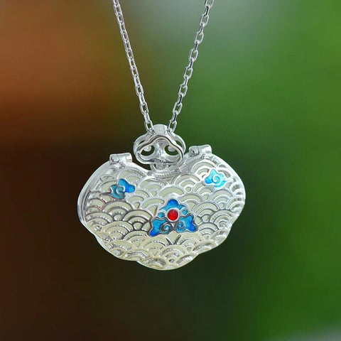 26580 Kalung Kantong Dupa Giok Hetian Giok Alami yang terbuat dari perak 925; Gioknya bersih dan halus, gayanya indah dan apik.