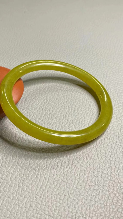 Gelang Strip Kecantikan Kuning Mentega Ayam Giok Cui Giok Alami Ukuran 58-60mm Ukuran 59.8mm Giok terjadi secara alami Pola acak Termasuk ongkos kirim dan pajak