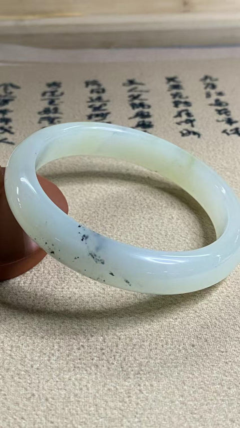 Gelang Giok Giok Cui Alami Jenis Es Gunung Jauh Dai Gelang Ukuran 63-65mm Ukuran 64.7mm Lebar Sisi 12.9mm Giok semuanya terjadi secara alami Pola adalah acak Pajak Pengiriman Termasuk