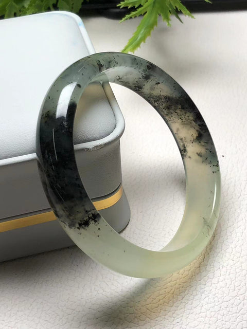 Baru ...... Tinta dan Es Giok Cui Alami 🧊 Bunga Terapung Bawah 'Gelang Damai' 🎉🎉🎉🎉 Rasa lanskap yang bagus &nbsp; Transparan &nbsp; Bagian Bawah Berpendar Halus &nbsp; Ukuran: 64.5-15.8-7.8㎜; &nbsp; Sudah termasuk Pajak Pengiriman
