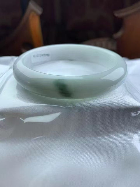 Gelang bunga terapung dari batu giok alami Ukuran 55-57mm Ukuran 56.8mm Lebar sisi 11.7mm Batu giok memiliki pola acak yang muncul secara alami, sudah termasuk pajak pengiriman!