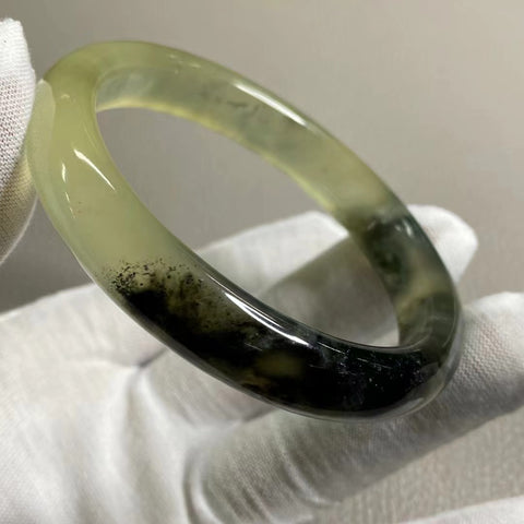 Gelang Lukisan Pemandangan Es Batu Giok Cui Alami Ukuran 62-64mm Ukuran 63.1mm Lebar Sisi 12.1mm Batu giok semuanya muncul secara alami Pola acak Sudah termasuk pajak pengiriman.