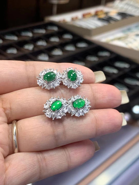 Anting-anting batu giok Guatemala alami yang terbuat dari perak 925 dengan batu giok yang bersih dan halus Sudah termasuk ongkos kirim dan pajak.