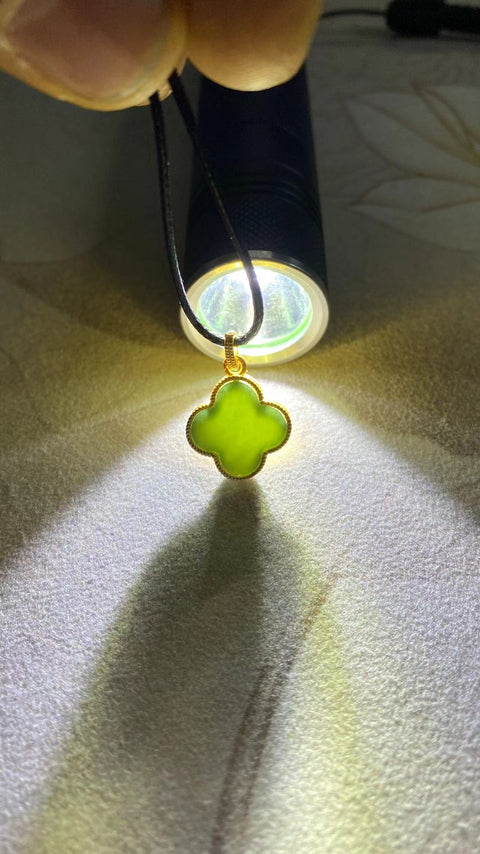 Four Leaf Clover: Liontin liontin giok halus yang terbuat dari perak 925, ukuran: 16mm sudah termasuk pajak pengiriman