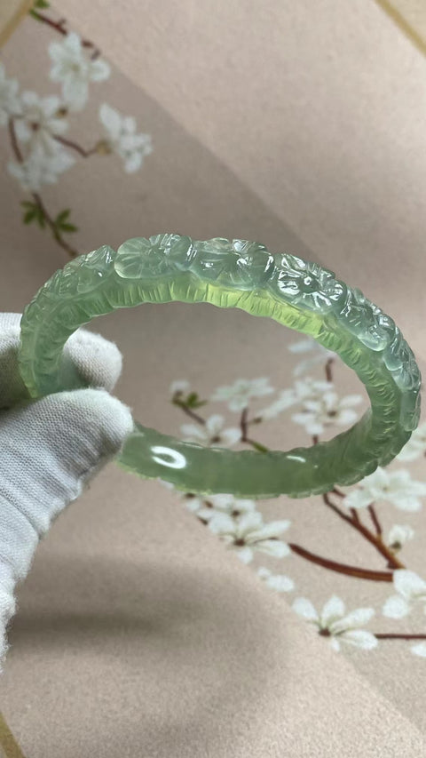 Gelang Sub Gelang Bunga Berukir Indah Ukuran 59-61mm Ukuran 60.6mm Lebar Sisi 11mm Giok semua terjadi secara alami Pola acak Termasuk pajak pengiriman.