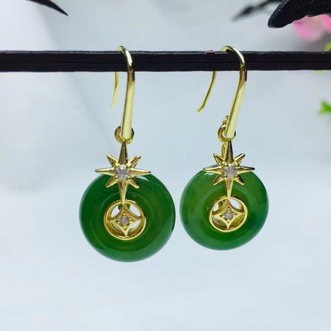 Anting Jasper Alami Ukuran 16 * 16mm yang terbuat dari Giok Perak 925 bersih dan halus Sudah termasuk pajak pengiriman.