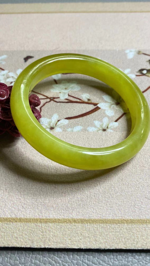 Gelang Giok Cui Giok Emas Kuning Giok Giok Ukuran 56-58mm Ukuran 57.7mm Lebar Sisi 11.6mm Giok terjadi secara alami Pola acak Pajak pengiriman sudah termasuk