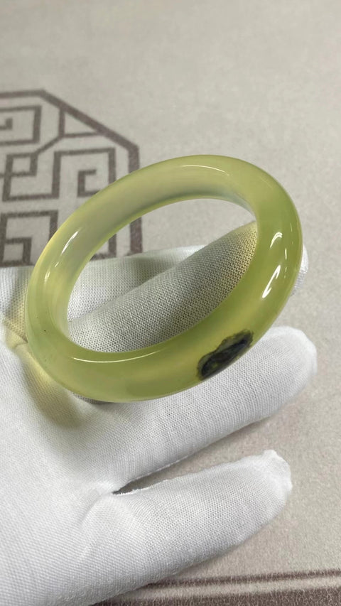 Gelang Percikan Tinta Cat Air Cui Jade Madu Giok Alami Ukuran 49-51mm Lebar 11.5mm Giok terjadi secara alami Pola acak Pengiriman dan pajak sudah termasuk.