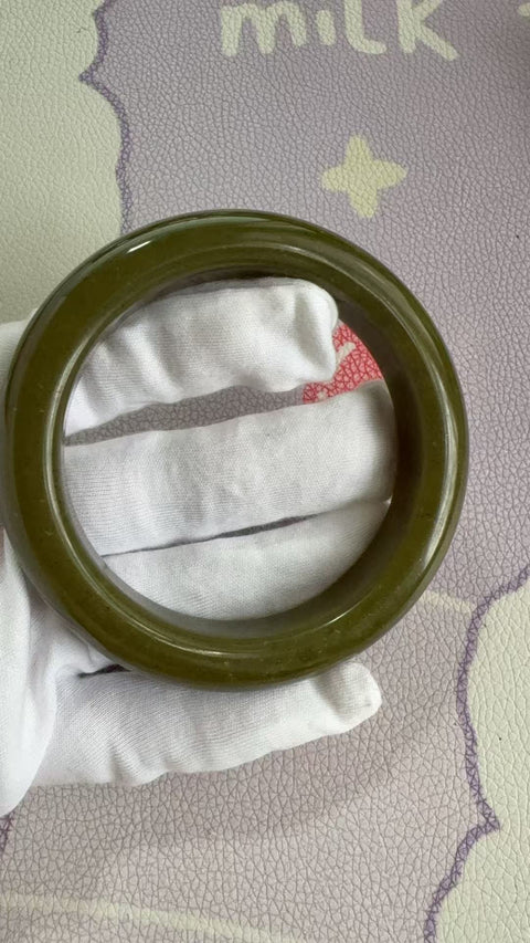 Gelang giok Xiuyan yang indah, diameter dalam: 62mm, lebar samping 15,7mm, batu alam dihasilkan secara alami, polanya acak, termasuk pajak pengiriman