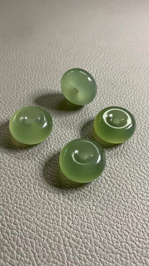 Jepitan Roti Giok Cui Giok Alami, jernih, ukuran 25 * 12,5 mm, sudah termasuk pajak pengiriman.