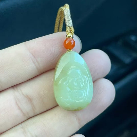Liontin Buddha Tersenyum Giok Hetian Jade Alami Ukuran 19.4 * 30.2mm Giok baik-baik saja dan hangat Termasuk pajak pengiriman.