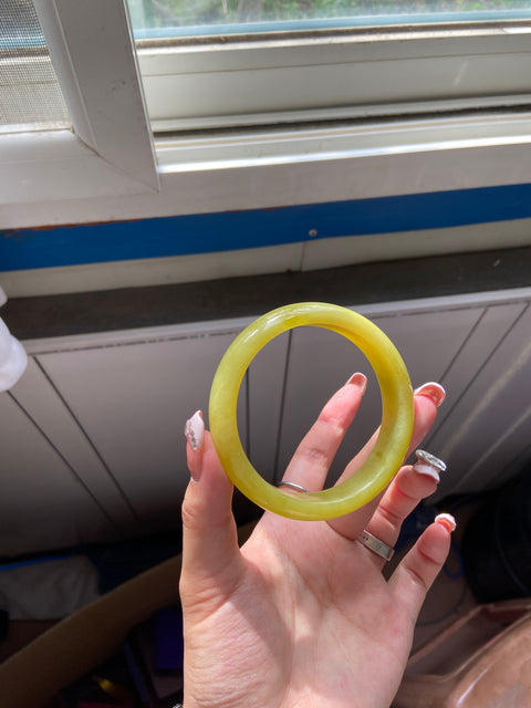 Gelang Bunga Emas Giok Cui Giok Alami Ukuran 59.5mm Giok ini bersih, halus dan hangat Giok ini terbentuk secara alami Pola-polanya acak Termasuk ongkos kirim dan pajak