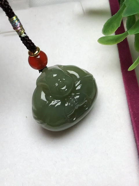 Liontin Giok Hetian Alami Ukuran 25 * 21 * 12mm Giok ini bersih, halus dan hangat, melambangkan keberuntungan dan menarik kekayaan.