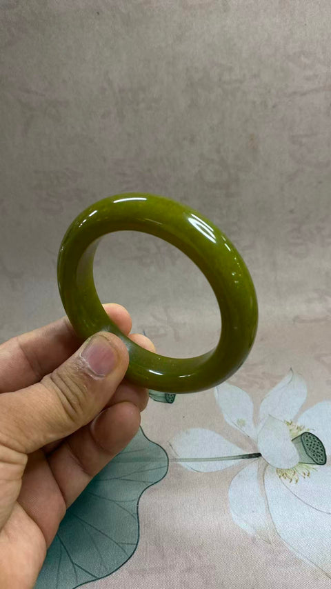 Gelang alpukat giok Xiuyan yang indah, diameter 57,3mm, lebar samping 14,3mm, batu alam dihasilkan secara alami, polanya acak, termasuk pajak pengiriman