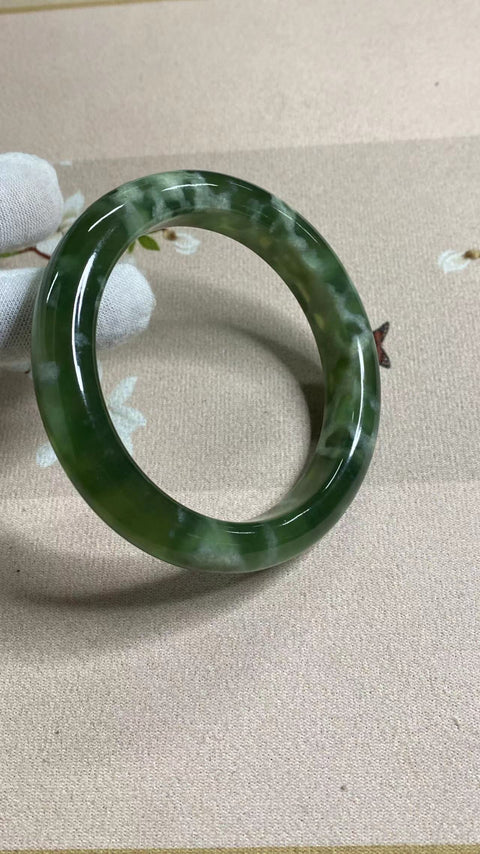 Gelang Bahan Giok Halus 180 & nbsp; Ukuran 63.5mm Lebar 12.7mm Giok terjadi secara alami Pola acak termasuk pajak pengiriman