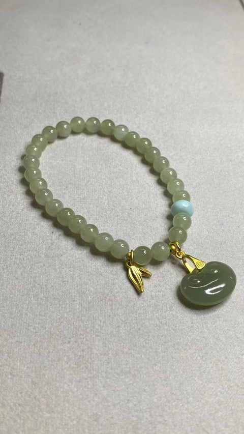 Gelang Bening Es Giok Hetian Giok Alami dengan Aksesoris Ukuran 6mm Giok bersih, halus dan hangat Gayanya sangat indah sudah termasuk pajak pengiriman