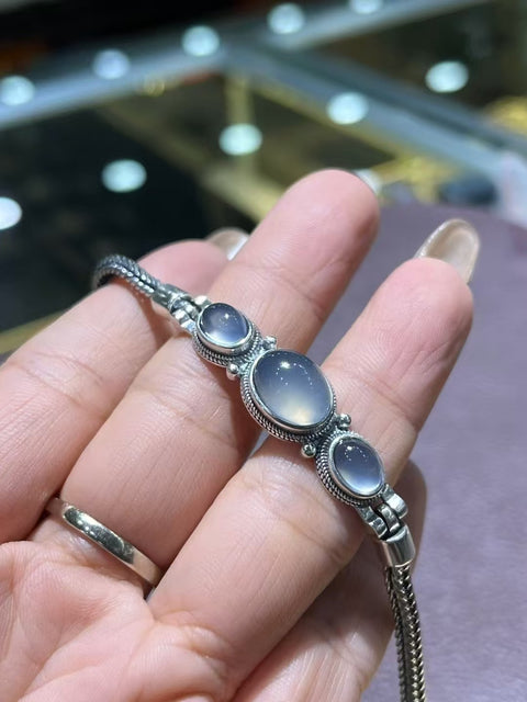 Gelang Es Batu Giok Cui Alami Set dalam 925 perak, gioknya halus dan hangat, esnya jernih, gayanya indah, jumlah terbatas, silakan hubungi kami jika Anda suka, sudah termasuk biaya pengiriman dan pajak.