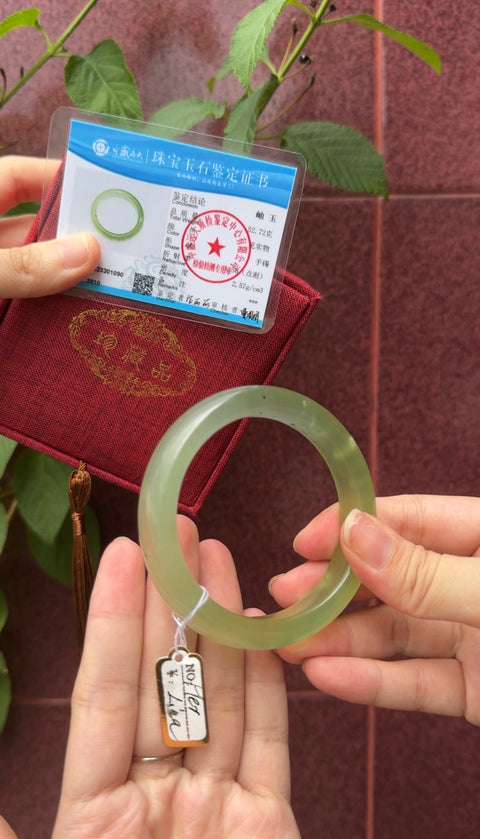 Gelang Giok Cui Alami Ukuran 56-58mm Ukuran 57mm & nbsp; Giok adalah semua yang terjadi secara alami Pola acak termasuk pajak pengiriman