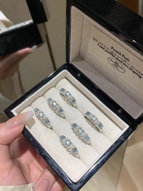 Cincin batu giok Guatemala alami yang terbuat dari perak 925 dengan desain kecil yang segar Batu giok yang bersih, halus, dan hangat Sudah termasuk pajak pengiriman