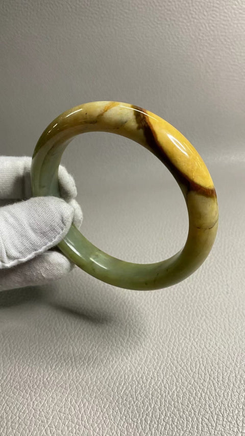 Gelang Giok Giok Bunga Giok Cui & Gelang Giok Cui&nbsp; Ukuran 65-67mm Ukuran 66.5mm Lebar Sisi 14mm Giok ini semuanya muncul secara alami Polanya acak Sudah termasuk ongkos kirim dan pajak