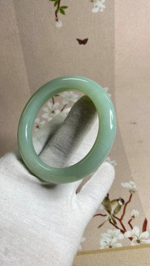 Gelang Air Biru Giok Cui Giok Alami Ukuran 54-56mm Ukuran 55.2mm Lebar Sisi 10.9mm Giok terjadi secara alami Pola acak Pajak pengiriman sudah termasuk.