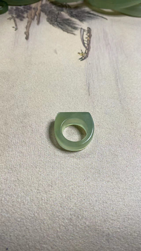 Cincin: Batu Giok Ciu Alami - Hijau Neon, Ukuran Lubang: 16mm Sudah termasuk pajak pengiriman.