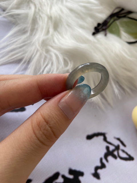 Cincin Pelek Lebar Giok Cui Giok alami bersih, halus dan hangat Ukuran 18.7mm Harga Mendesis Sudah termasuk ongkos kirim dan pajak.
